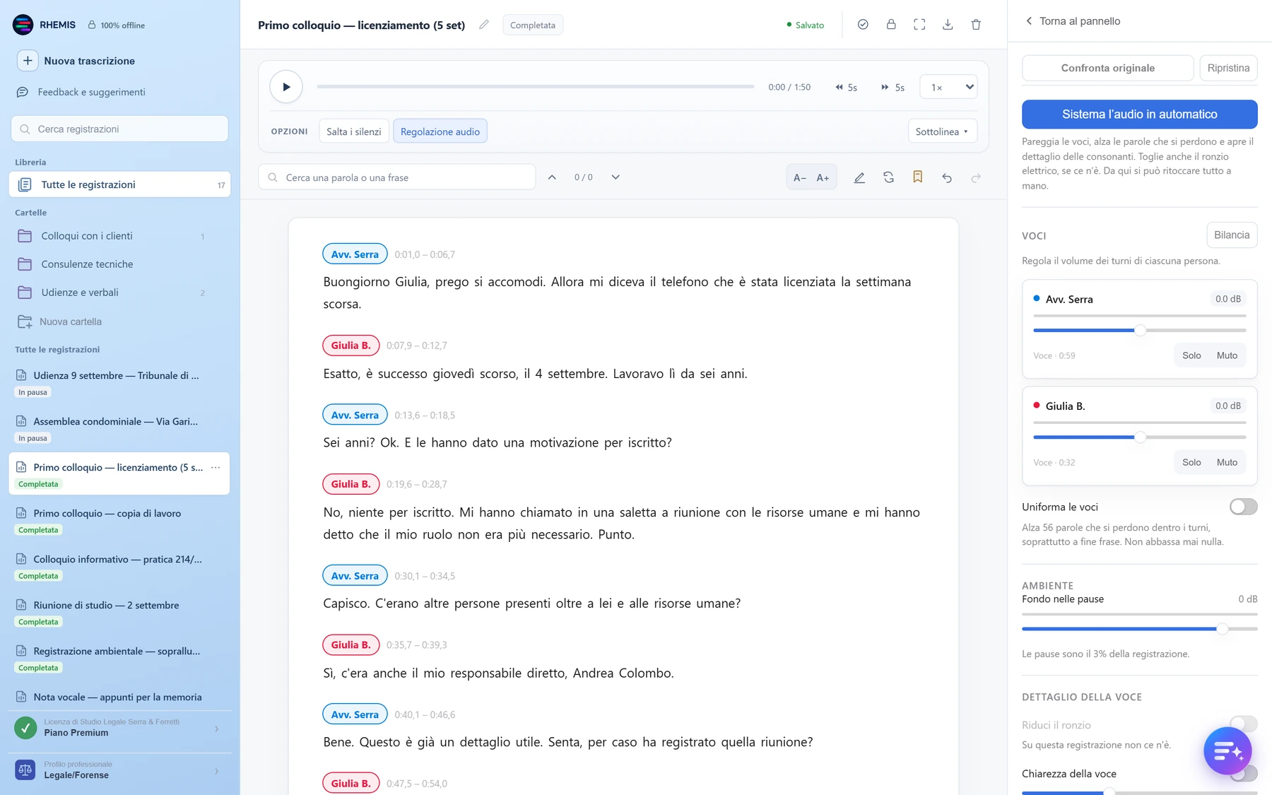 Il pannello di regolazione audio aperto accanto alla trascrizione, con un cursore di volume per ogni persona.